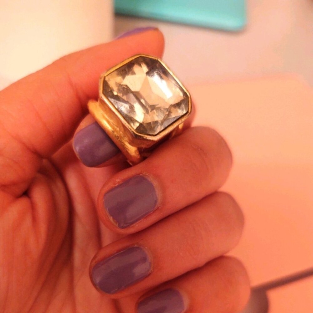 Crystal & gold anthropologie ring. Size 7 - Picture 3 of 3